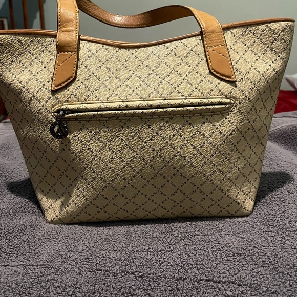 La Tour Eiffel Womens Medium Handbag - Picture 6 of 10